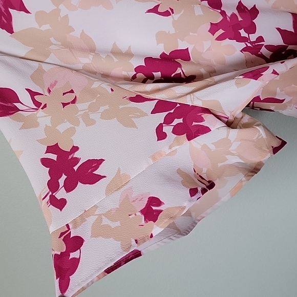 Lane Bryant Feminine Classy Short Sleeve Floral Tie Front Blouse Top NWT 34/36 - Picture 4 of 13